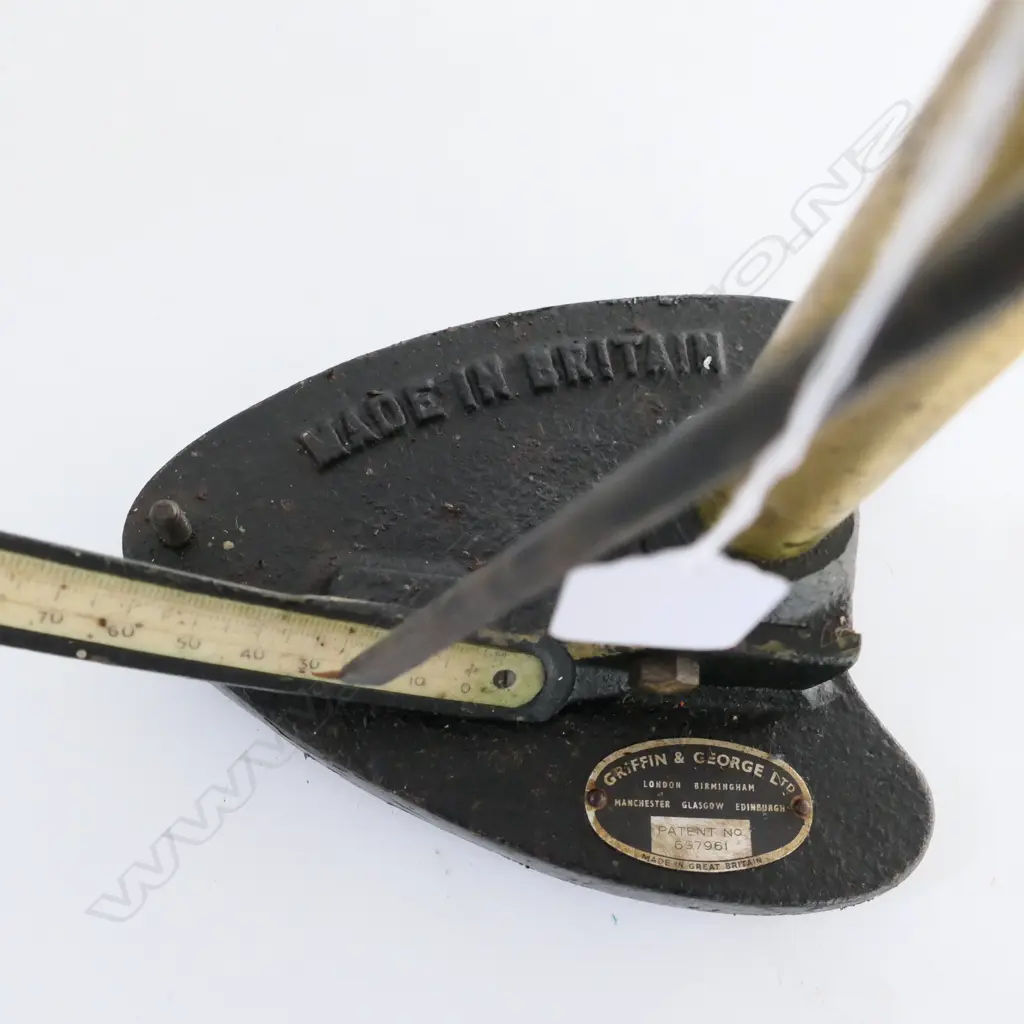 GRIFFIN & GEORGE LEVER ARM QUADRANT SCALE, OIL DAMPED, TO 250gm Image 1++